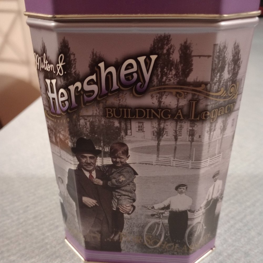 VINTAGE 1996 HERSHEY BUILDING A LEGACY CANISTER SERIES #3 A6